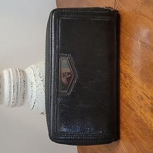 Simply Vera by Vera Wang  full zip wallet